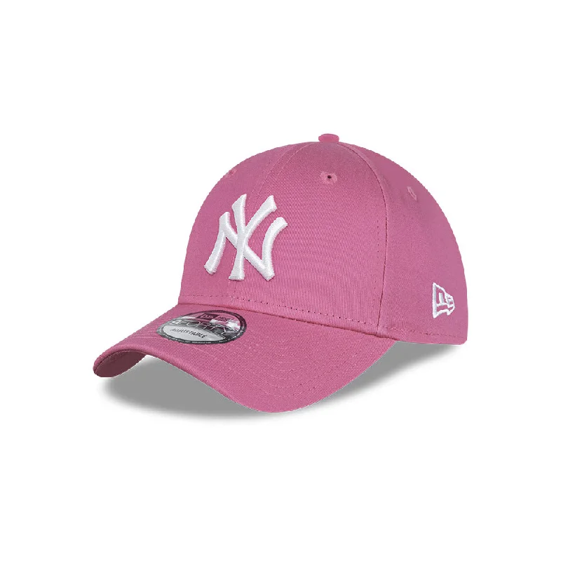 New York Yankees MLB League Essentials 9FORTY Strapback