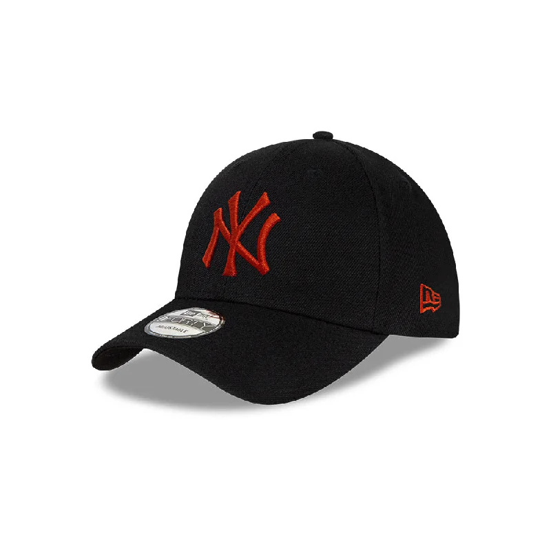 New York Yankees MLB League Essentials Red Logo 9FORTY Strapback